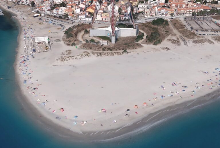 Pulizia delle spiagge di Torre Faro con i volontari